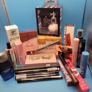 25 Piece Makeup Bundle - Laura Geller, Saie, it Cosmetics, Mally, NYX ++